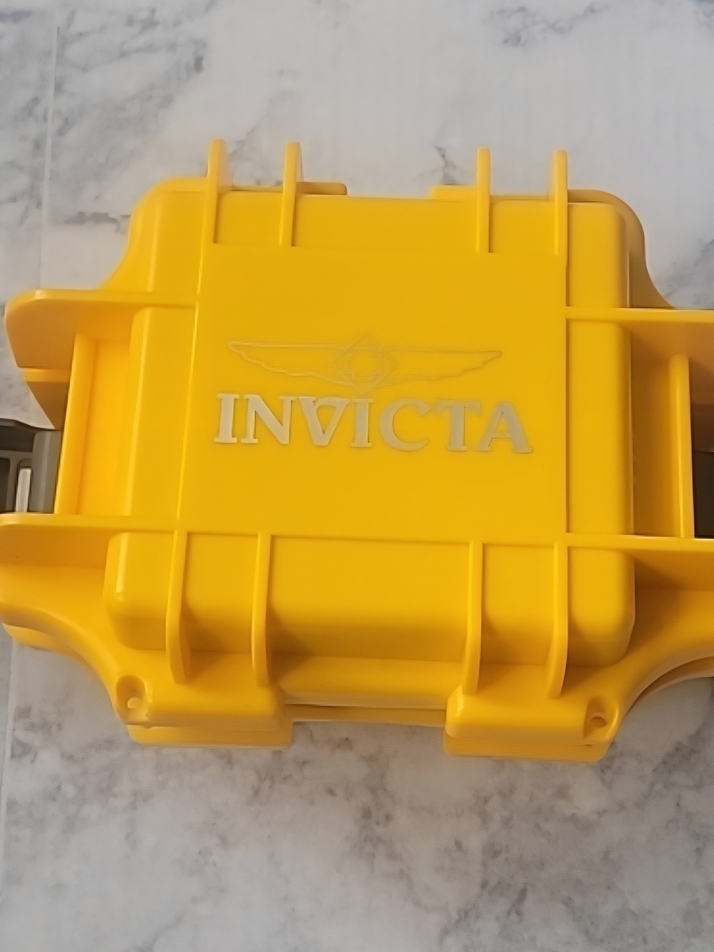 Invicta 1-Slot Yellow Waterproof Collector's Dive Case Watch Box